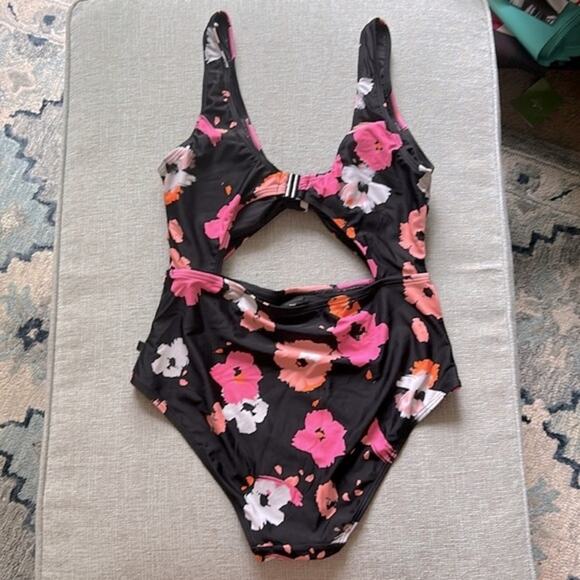 NWT City Chic Izzy black floral Print 1 Piece middle cut out monokini Swimsuit - Picture 10 of 16